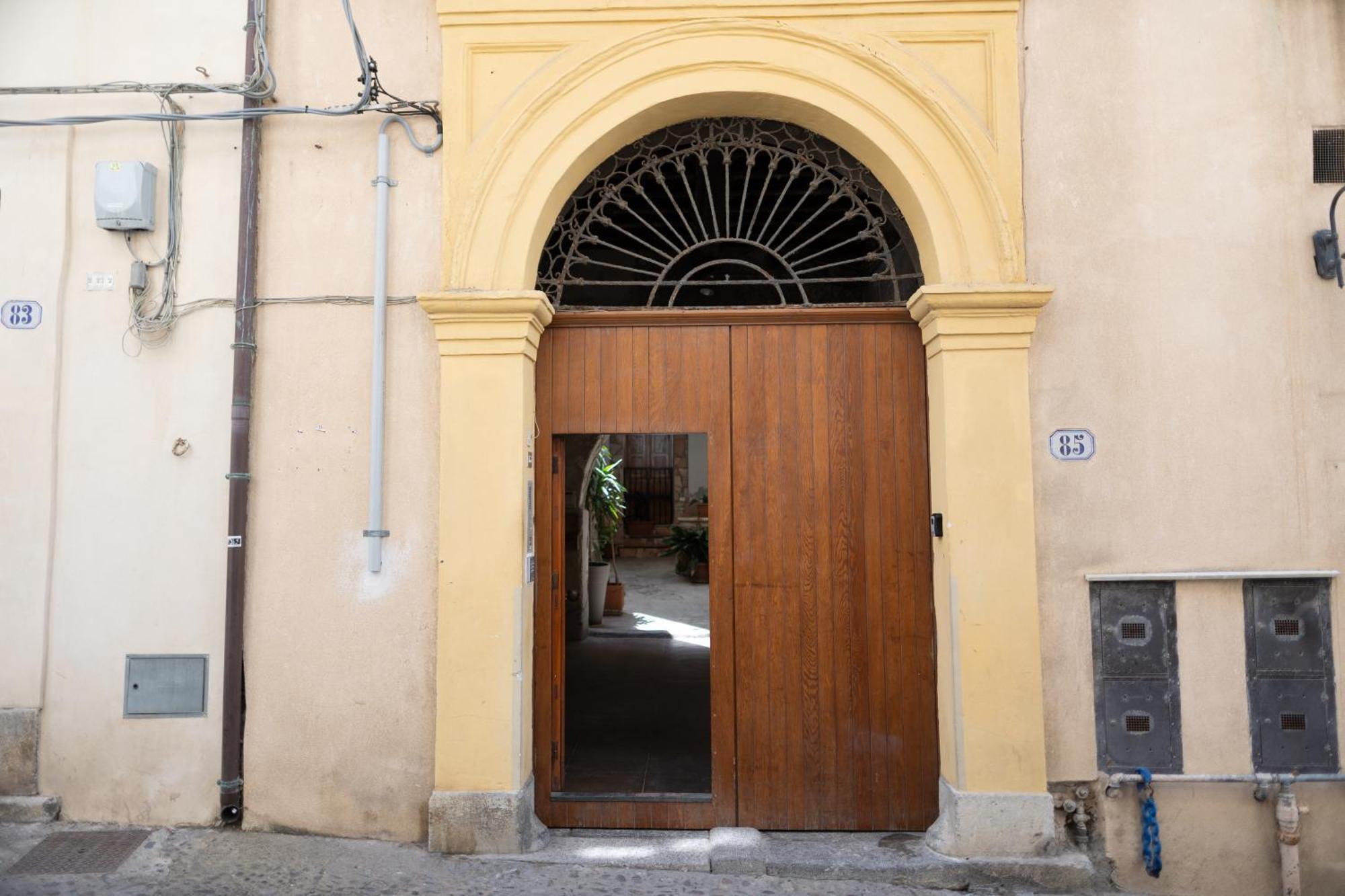 Cortile Gioeni Apartment تْشيفالو المظهر الخارجي الصورة